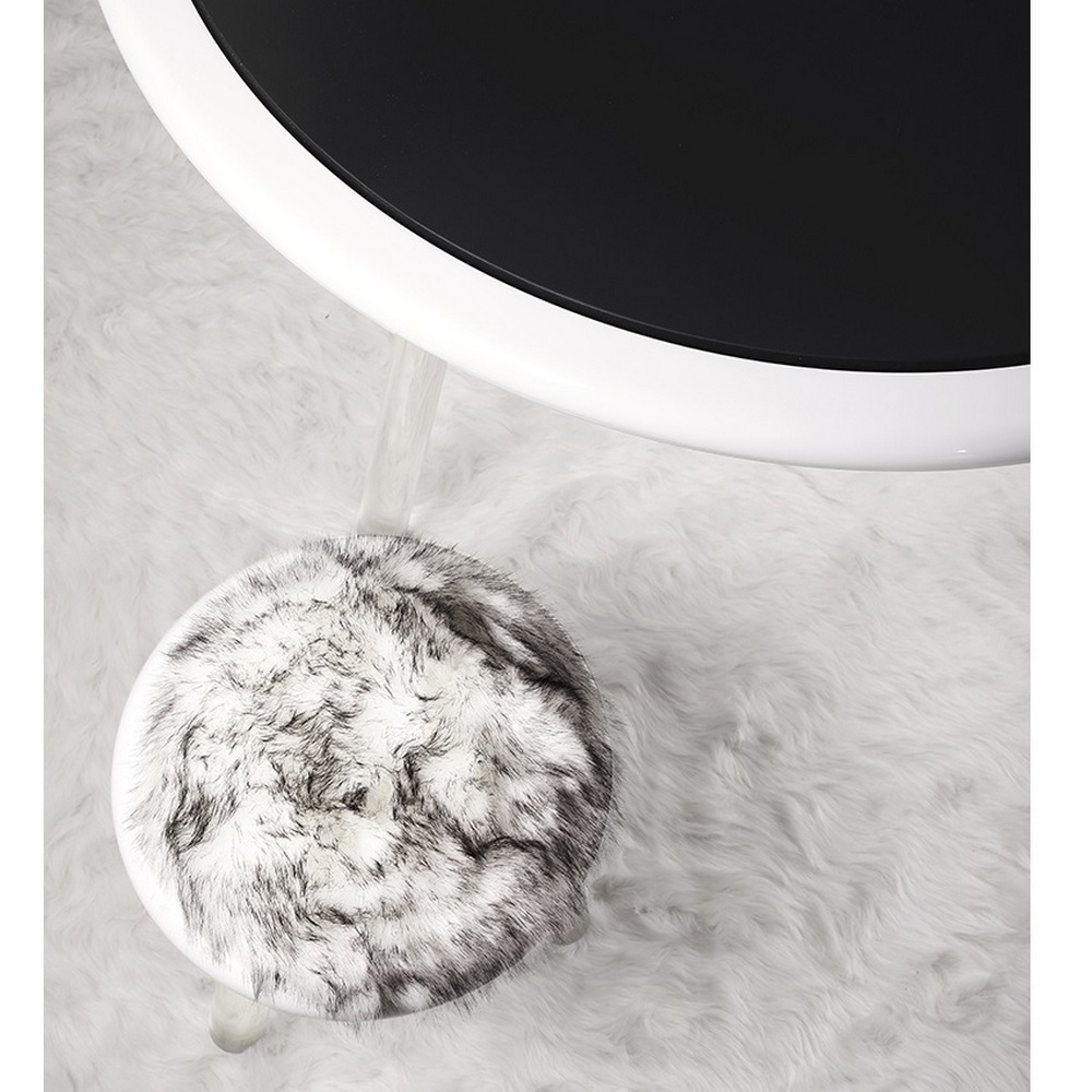 ILLUSION20STOOL 04