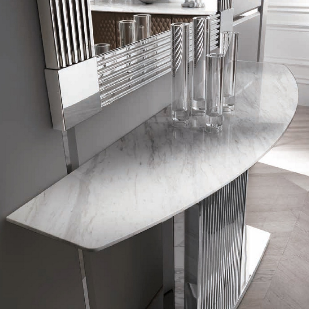 WINDSOR CONSOLE 01