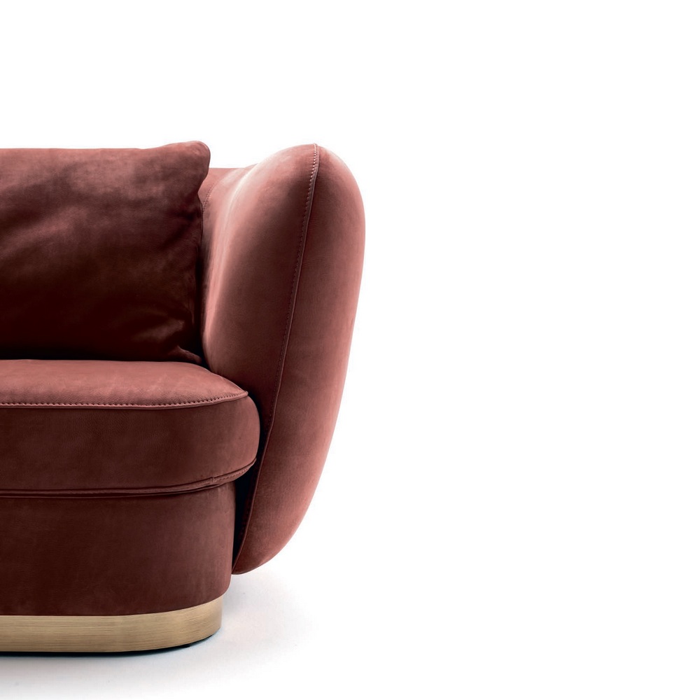 LEO LARGE 01