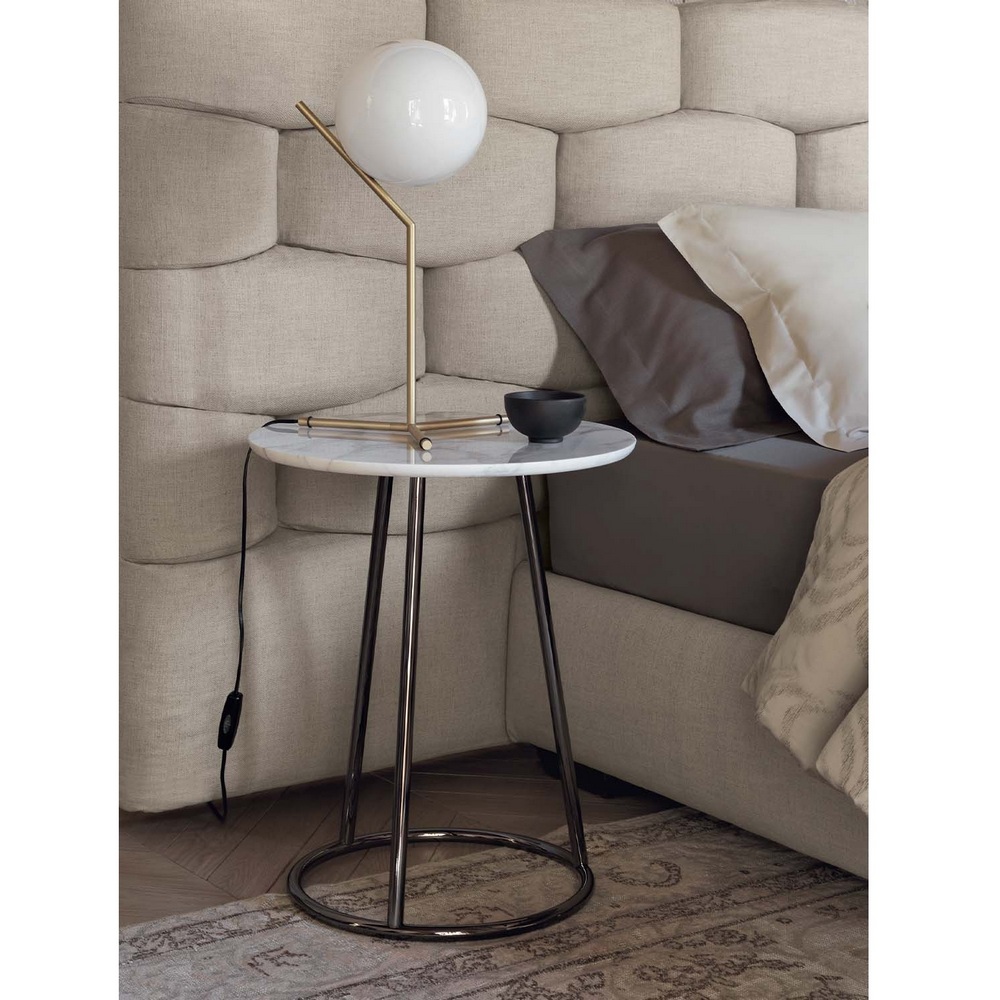 Angle table 02 Flou