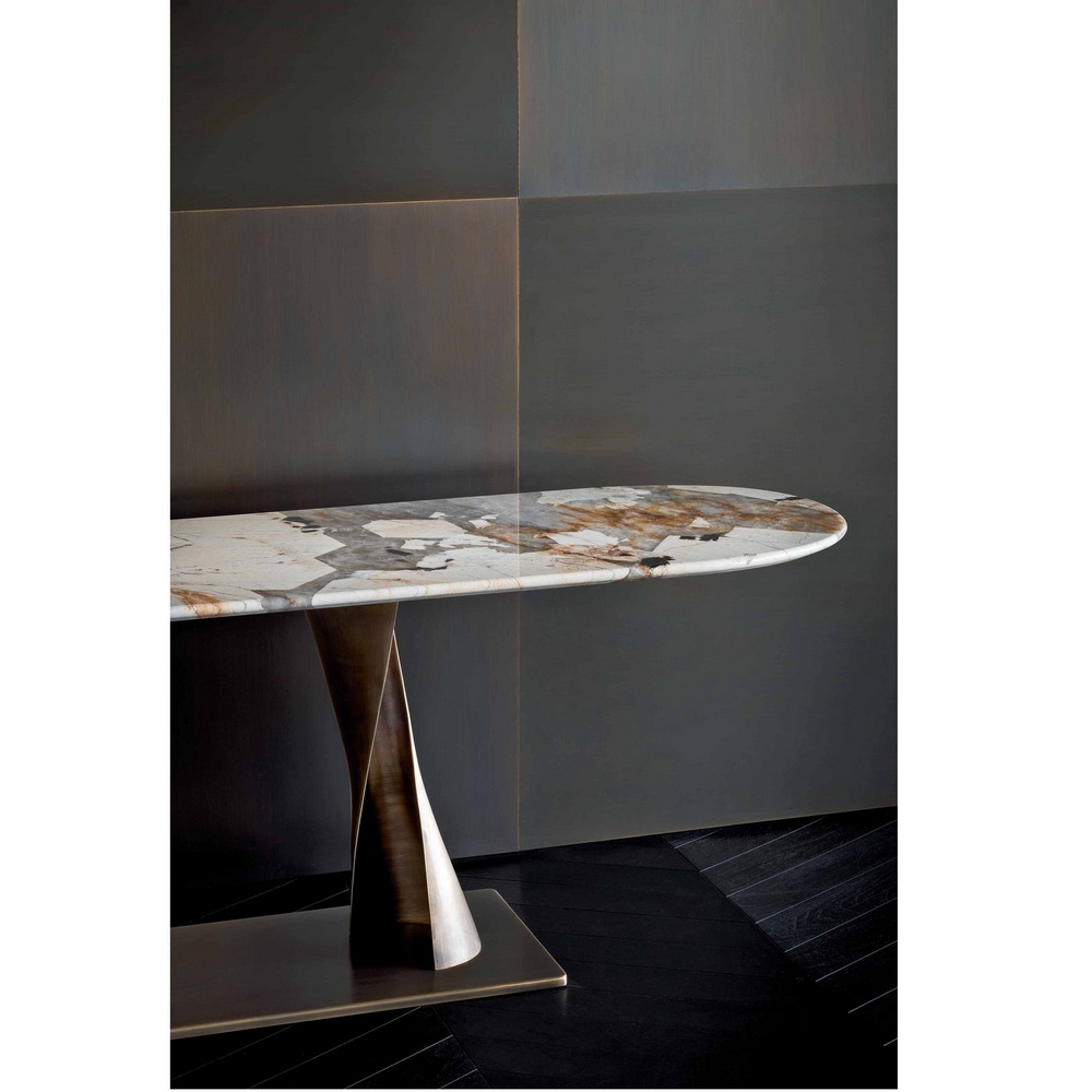 REA Console 01