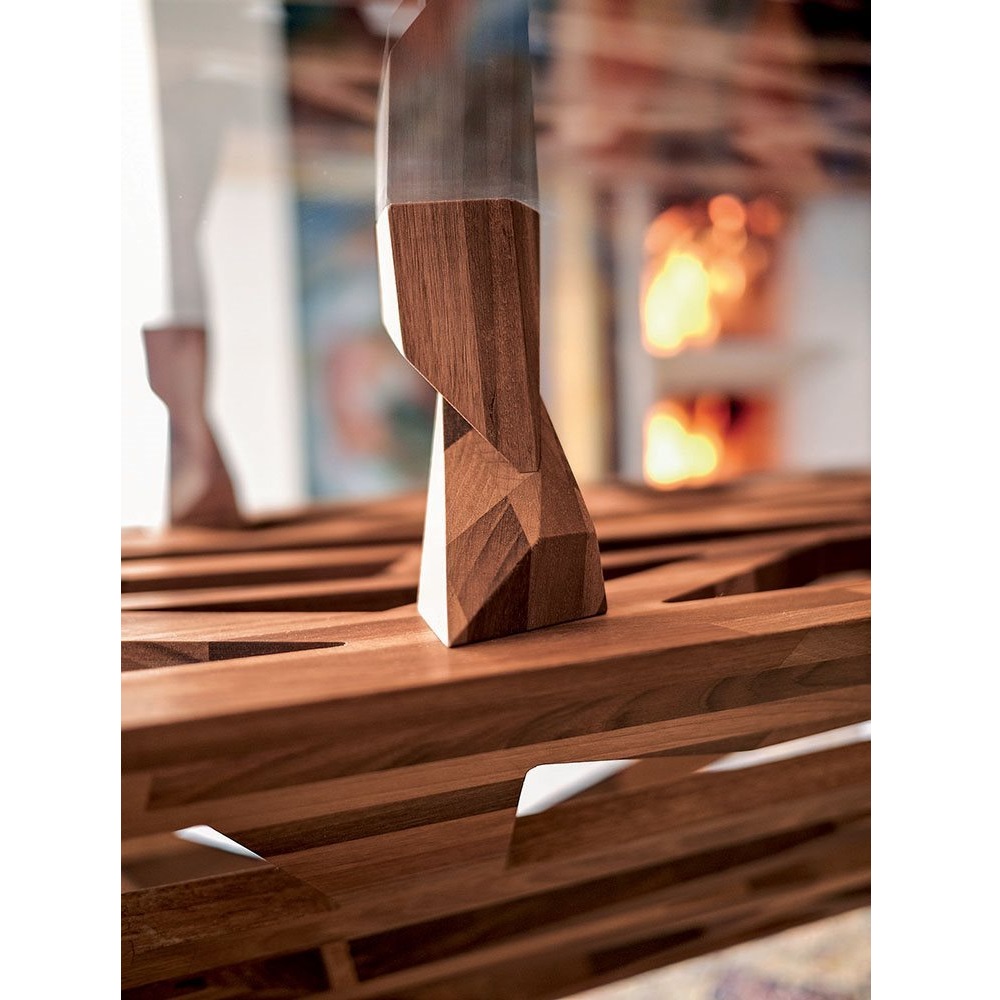 DELTA TABLE 01