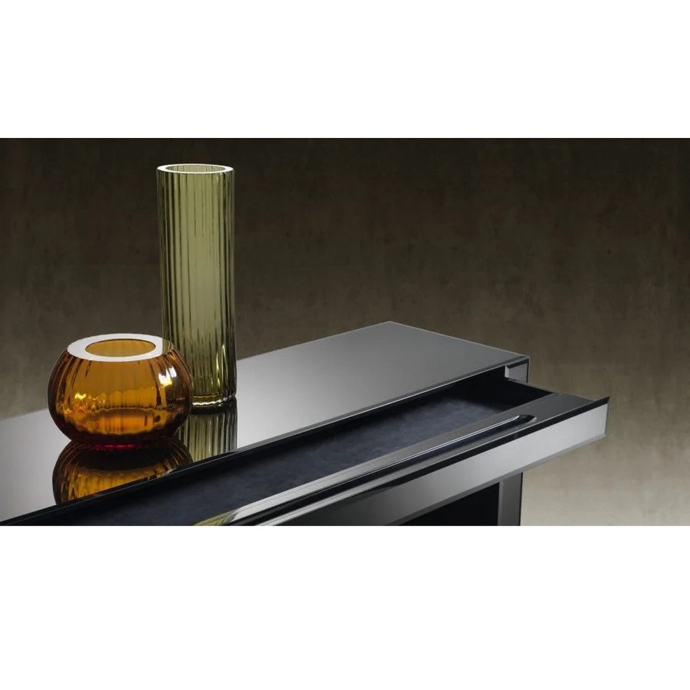 AVANTGARDECONSOLE 01