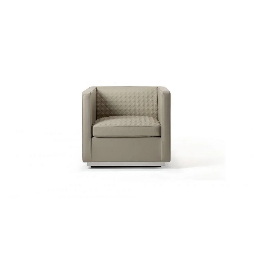 AVANTGARDEPOLTRONA 01